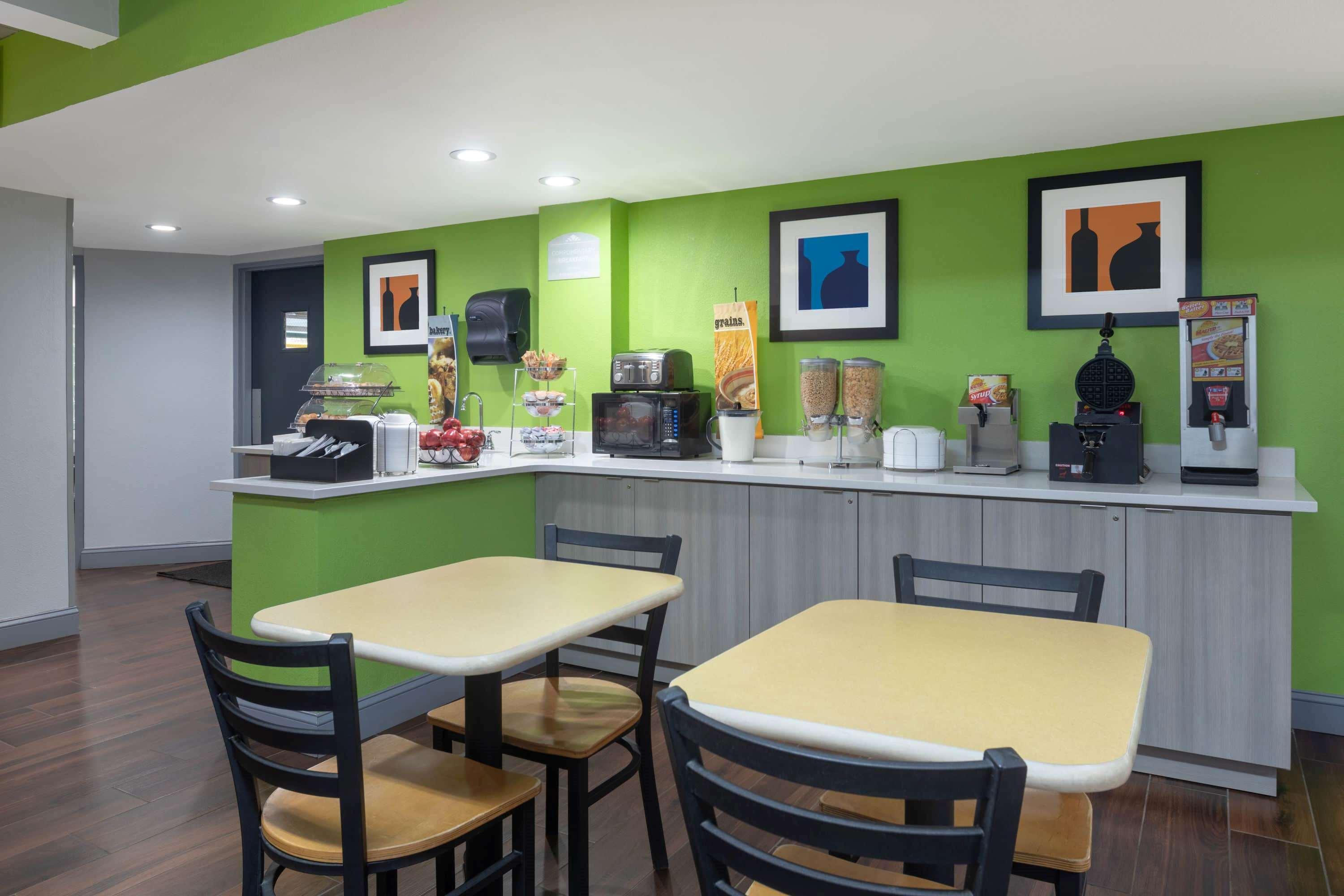 Microtel Inn By Wyndham Lake Norman Cornelius Exterior foto