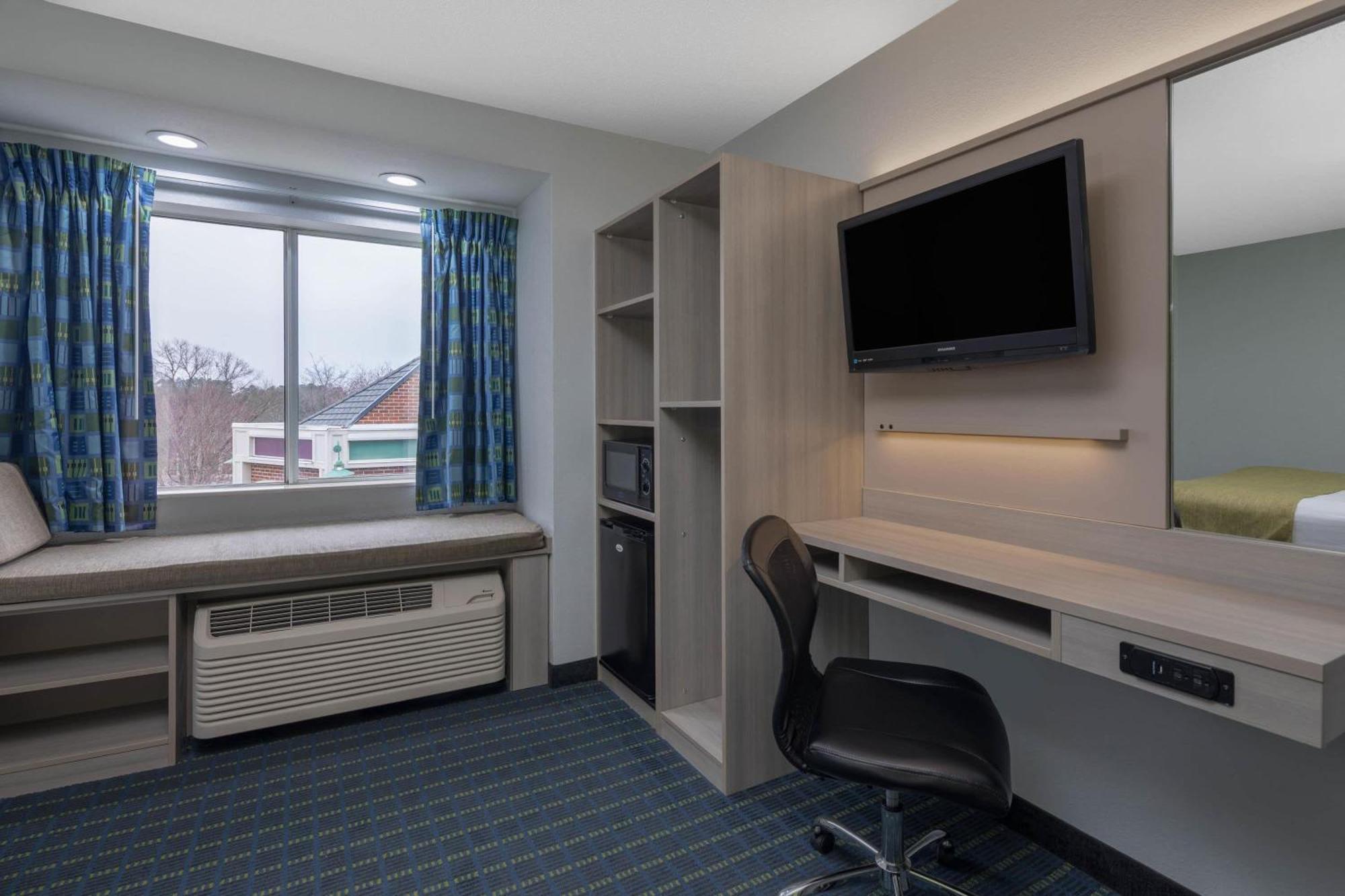 Microtel Inn By Wyndham Lake Norman Cornelius Exterior foto