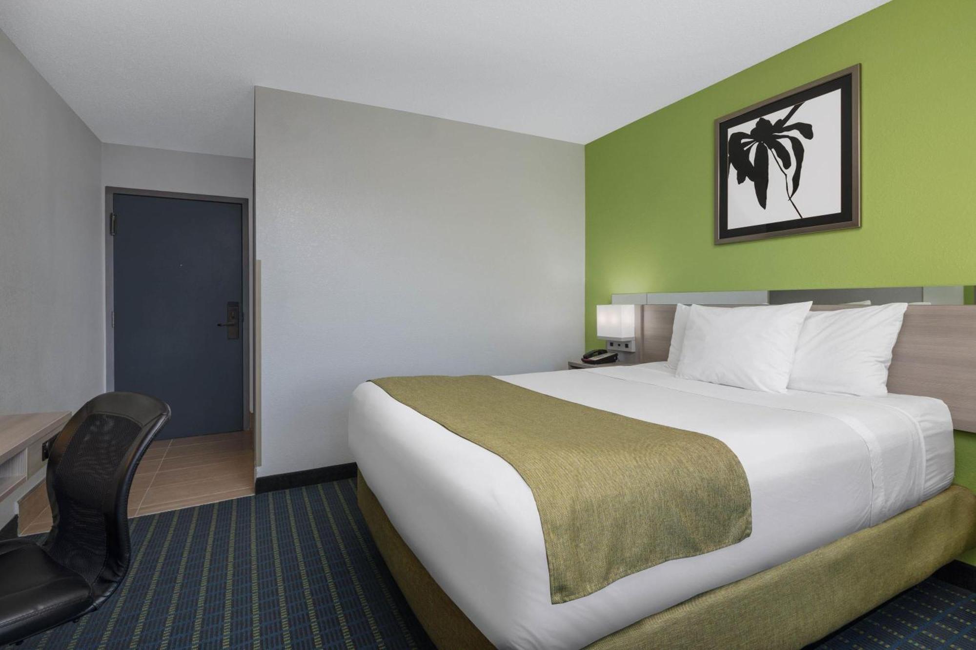Microtel Inn By Wyndham Lake Norman Cornelius Exterior foto